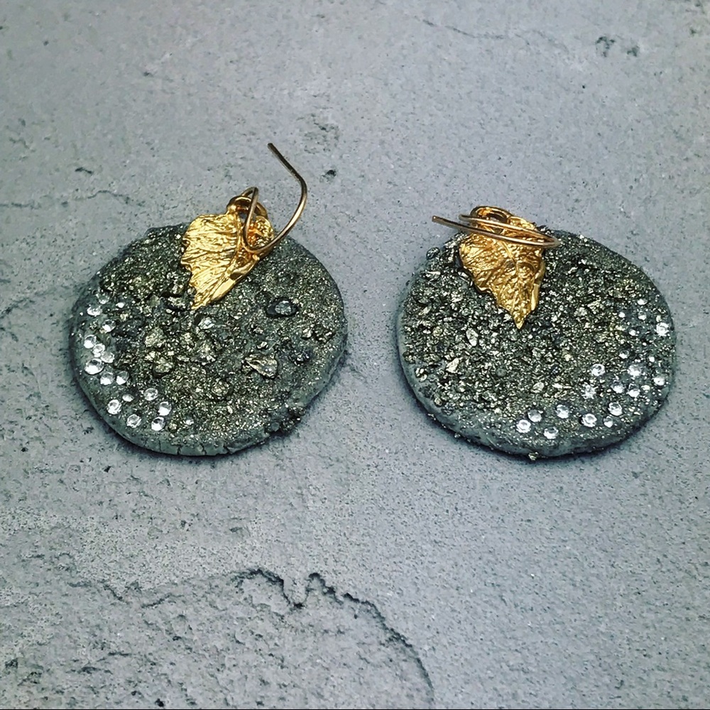 Handmade pyrite druzy  gold leaf pavé earrings - Picture 3 of 7